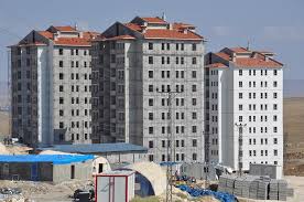 Çünkü toki, birbirinden kolay ödeme planları ile kişilerin bütçelerini zorlamadan ev sahibi toki'den ev almak konut kredisine göre çok daha avantajlı. Toki Projesinden Ev Almak Avantajli Mi Emlak Yasam Hurriyet Emlak