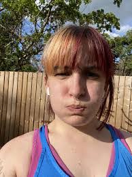 Ellis Pratt's Instagram, Twitter & Facebook