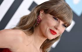 I love Taylor Swift as a red head. Did anyone else think she kind of looked  like Donna?