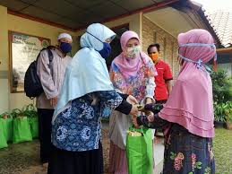 Berikut adalah kolom layanan bagi masyarakat daerah istimewa yogyakarta yang bermaksud untuk menanyakan kepada dinas sosial diy secara online. Sekolah Nur Hikmah Adakan Bakti Sosial Ramadhan Republika Online