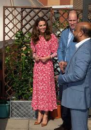 We did not find results for: Herzogin Kate Tragt Immer Wieder Das Gleiche Trend Kleid