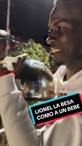 Celebrando el Éxito de Leonel Quiñones en Quito