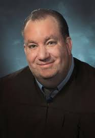 Urbana federal judge will soon resume full duties after being 'admonished' 