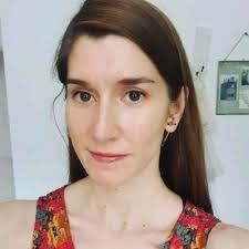 Tracy Reilly's Instagram, Twitter & Facebook