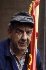 Gießer Erwin Klingenberg in der Eisengießerei in