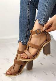 Des sandales femme à talon carré, élégantes et parfaitement dans l'air du temps. 12 Idees De Sandale Talon Carre Sandale Talon Carre Sandales A Talons Sandales