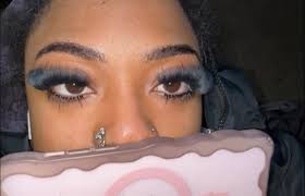 Lash clusters trays delivered?