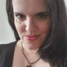 Doctor treats patient with migraines