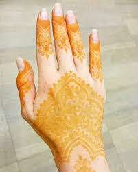 Expose the tattooed areas to a heat source, such as steam, or warm the skin with a hair dryer. Lia Mezzatesta On Twitter When Getting Your First Henna Remember The Stain Will Look Like This When You First Take Off The Paste It Takes 1 3 Days To Darken Hennatattoo Henna Azhenna