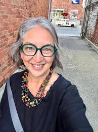 Dealing hope with stories about surviving hard things