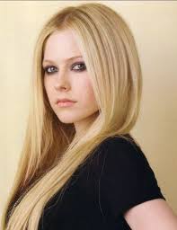 Musicians getting stars on the hollywood walk of fame in 2022: Our Non Aging Beautiful Singer Avril Lavigne Proves The Debut In Tiktok Of Tony Hawk