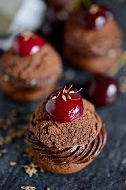 Chou Ultra Choc Et Cerises Confites A L Anis Recette Entremet Chou Au Chocolat Alimentation