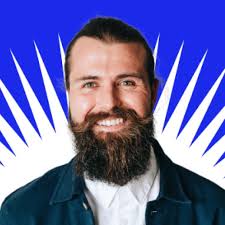 Drew Slater's Instagram, Twitter & Facebook