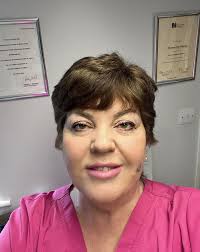 Sharon Shelley's Instagram, Twitter & Facebook