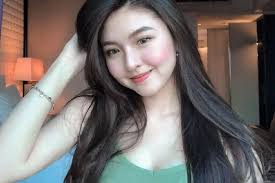 Pesona Bidadari Surabaya Memukau, Bikin Enggan Berkedip