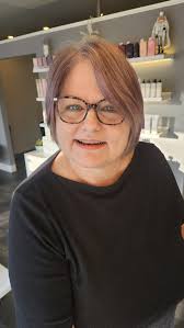 Hi! I'm new to this group. I recently joined because I love to see  inspiring small spaces. I am planning to downsize in the next few years  before retirement so being part