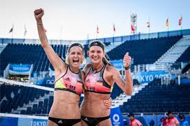 Maggie kozuch was an indoor player with a very successful professional career at both national. Hwfzeeorils Um