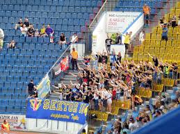Stadion byl otevřen 9.května 1973 zápasem teplic se slavii sofia, velkou rekonstrukcí a zastřešení vedlejších tribun bylo provedeno v. Sportplatzhanger Fk Teplice Sk Slavia Praha 0 3