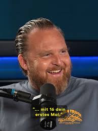 Wir drücken die Daumen 🤞 #hazelbrugger #axelstein #plutotv #comedian