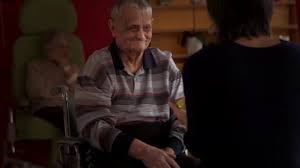 Immergé au sein du service de gériatrie de l'hôpital charles foix d'ivry. Une Jeune Fille De 90 Ans Categorie Documentaires Youtube
