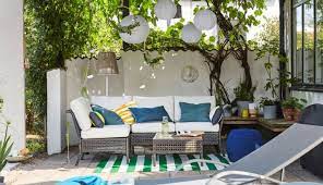 We all love the idea of updating our yards from time to time (but without going broke. 52 Small Garden Ideas Tiny Fabulous Designs To Copy In Your Outdoor Space Real Homes
