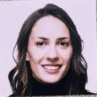 Sandra Oros's Instagram, Twitter & Facebook