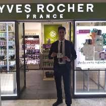 Machiaj, parfumuri, produse de îngrijire a tenului şi corpului, pentru femei, bărbaţi şi copii. Yves Rocher Gehalt Glassdoor