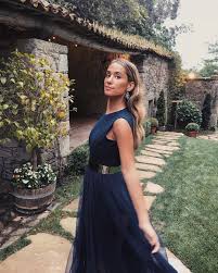 El peinado es uno de los puntos más importantes a tener en cuenta en una boda, después del vestido y los zapatos. 11 Peinados De Maria Pombo Incluido El De Su Boda Para Ser La Invitada Perfecta