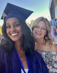 Michelle Simcox's Instagram, Twitter & Facebook