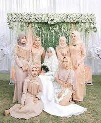 Sepasang make up penganten b. Pin Di Kebaya Pagar Ayu
