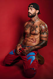 Sojmani OnlyFans exclusive picture - captivating pose featuring his body