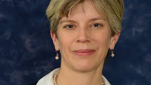 Women in Banking: Amazon's good luck, blockchain dangers and French dissing 