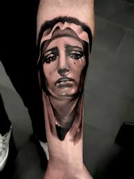 Hi Guys I am tattoo artist looking to relocate I am currently in Virginia,  please have a look at my IG and let me know if any good offers, I am  interested