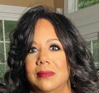 Lori Renee's Instagram, Twitter & Facebook