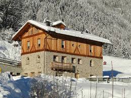 L'intero alloggio (chalet) · 8 ospiti · 8 letti · 2 bagni Chalet Val Di Rabbi Prices Hotel Reviews Italy Tripadvisor