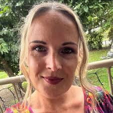 Bready, set, go! A handy separator moves to keep your bread fresher for  longer. The BreadSmart is only available for a short time. Don't miss out