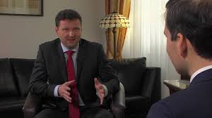 Od října 2013 je poslancem poslanecké sněmovny pčr. Ceska Republika By Mohla Zastavat Roli Mediatora Tvrdi Radek Vondracek Youtube