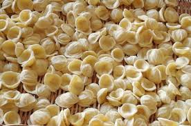 La differenza tra le due versioni sta nel fatto che con il senza glutine dobbiamo fare più attenzione alla dose di acqua: Esplosione Di Gusto Nei Piatti Con Le Orecchiette Di Grano Arso Puglia Com