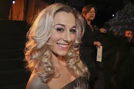 Tinne oltmans krijgt extreme lading | kiekenkotkwis #5. Actrice Uit De Buurtpolitie Krabbelt Overeind Na Zware Rel Het Belang Van Limburg Mobile