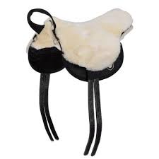 Reiter haben unterschiedliche meinungen zu sätteln aus lammfell. Pferdeladen Online De Christ Lammfellsattel Basic Plus Online Kaufen Shopping Reiten Reitshop