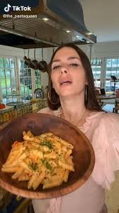 Youre Familiar With Asian Drunken Noodles But Did You Know There Is Also An Italian Drunken Pasta Watch This Easy In 2021 Food Salmon Pasta Recipes Diy Food Recipes