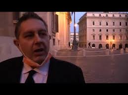 A page for describing ymmv: Toti Non Voteremmo Draghi Solo Se Mettesse Di Matteo Alla Giustizia E Dracula Alla Sanita Visto Sul Web