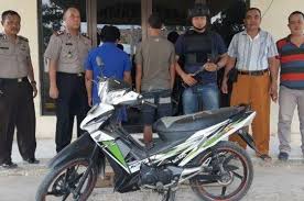 Furious red (hitam striping merah), glorious blue (hitam striping biru), fabulous silver (hitam. Pemilik Motor Pasti Senang Maling Motor Honda Supra X 125 Berhasil Diringkus Polisi Pakai Cara Cerdik Ini Bro Halaman 4 Gridmotor Id