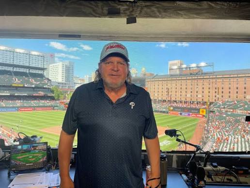 John Kruk returns to Baltimore, where he walked off to retire, alongside  his friend and 'brother,' Ozzie Guillen