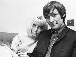 The group played their first shows in the early 1960s and the couple wed in 1964. 779sppspvpaizm