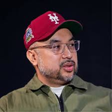 Reach Records Summer Internship Applications are OPEN 🔓 We're offering 4  paid positions for the following: 🎙️Studio 📲 Marketing & Digital 💻 Label  Operations & Publishing 🎨 Design (Remote Option)…