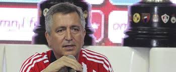 El dueño de Chivas se harta de la prensa