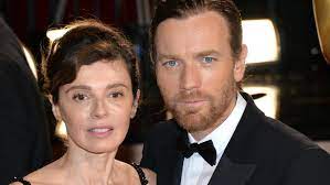 Ewan gordon mcgregor was born on march 31, 1971 in perth, perthshire, scotland, to carol diane (lawson) and james charles mcgregor, both teachers. Ewan Mcgregor Steuert Auf Scheidungsdrama Zu