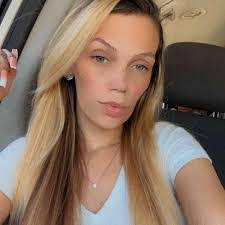 Nicole Weger's Instagram, Twitter & Facebook