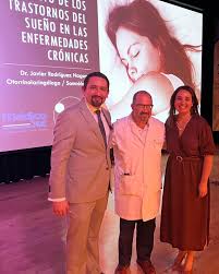 Hoy en la sesión Mensual de @medica_sur, gracias a la Sociedad Médica por  la invitación y a @dr_sueno por compartirme esta experiencia y foro  hablando de cosas que nos gustan como el